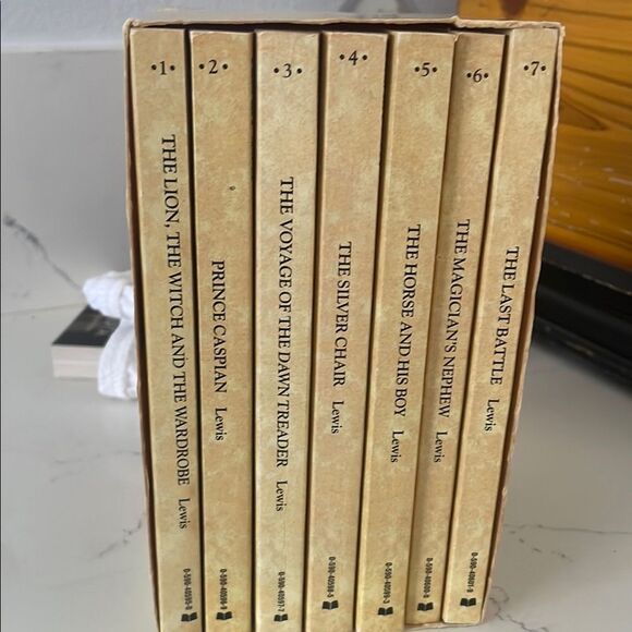 Scholastic The Chronicles of Narnia Box Set of 7 books- Cream and Blue - Picture 3 of 3